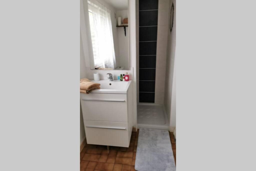 Petite Maison Dans Les Monts D'Arree Ty Coz Commana Exterior photo